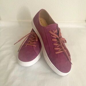 Patina Portland Leather Goods suede sneaks in size 8